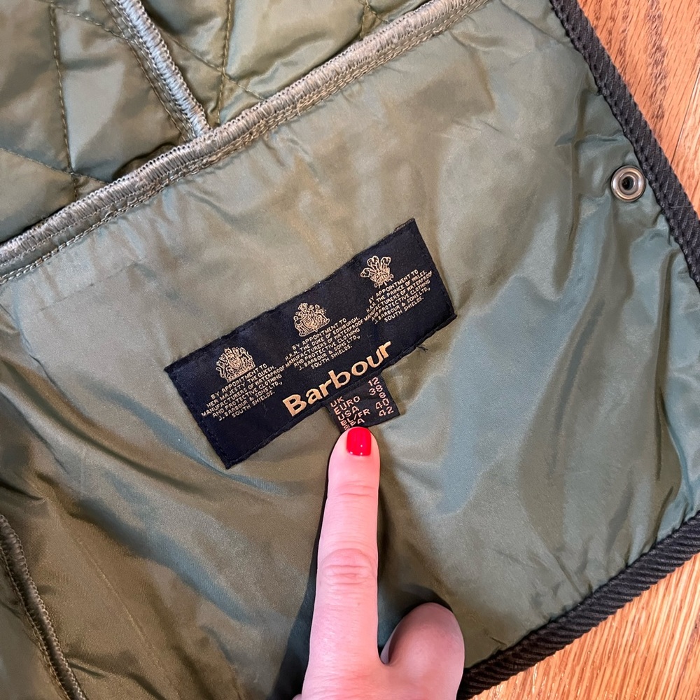 Woman’s Barbour Jacket - Picture 5 of 5